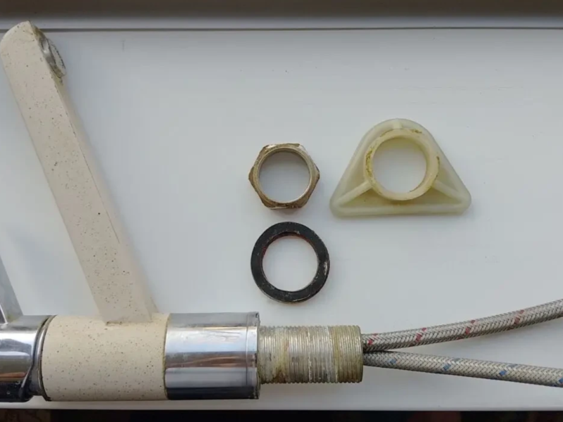 Кран смеситель BLANCO каменный, бежевый.