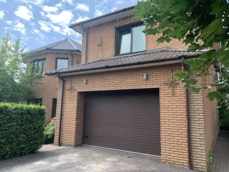 7-к будинок Бучанський, Петропавлівська Борщагівка, Каштанова 16