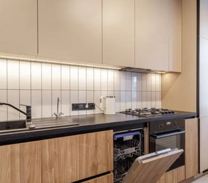 Квартира 3-кімнатна 71 кв.м у центрі Хотова (2 км від Феофанії)