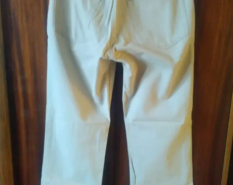 Новые мужские джинсы - 2 dvd диска с фильмами в подарок.