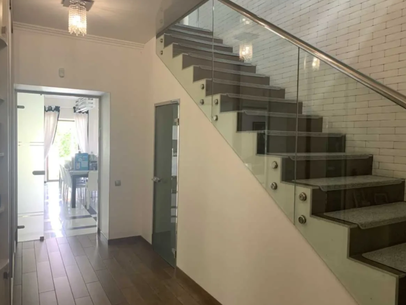 7-к будинок Бучанський, Петропавлівська Борщагівка, Каштанова 16