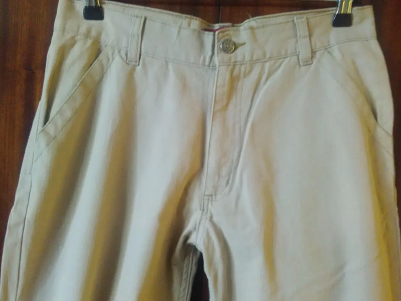 Новые мужские джинсы - 2 dvd диска с фильмами в подарок.