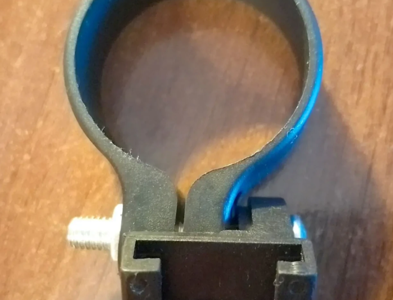 Зажим на руль велосипеда, самоката и т.д.