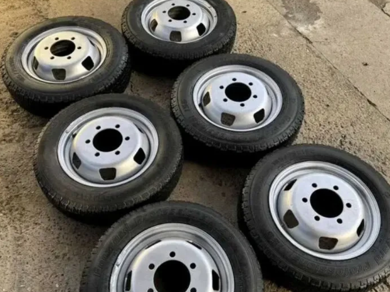 продам колеса диски с резиной на Газель