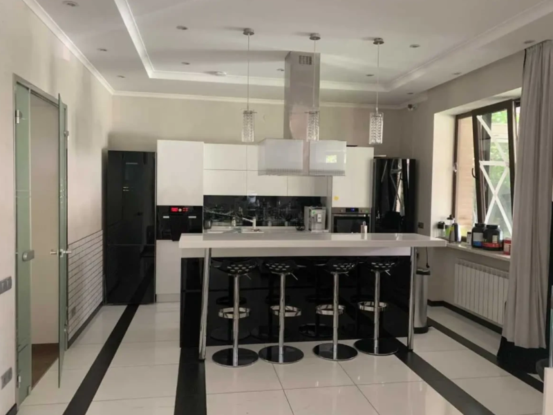 7-к будинок Бучанський, Петропавлівська Борщагівка, Каштанова 16