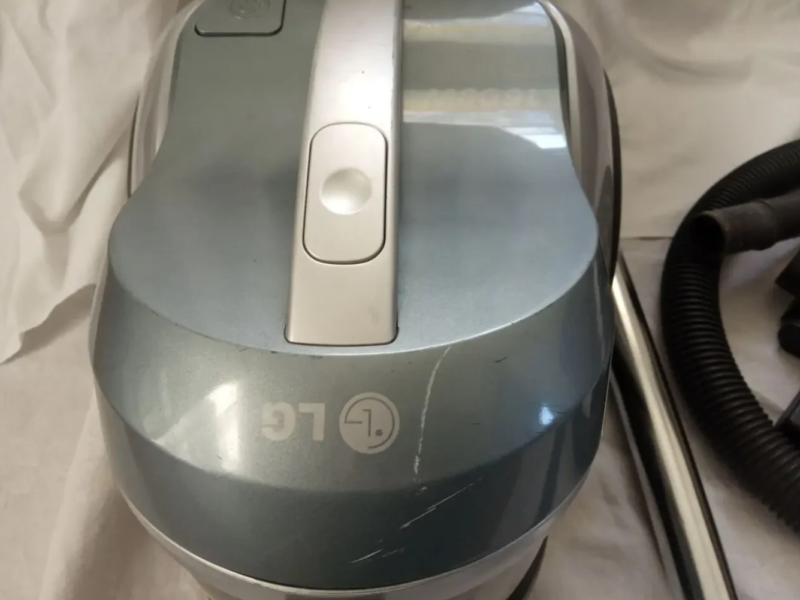 Пилосос циклонний LG VK 78161R