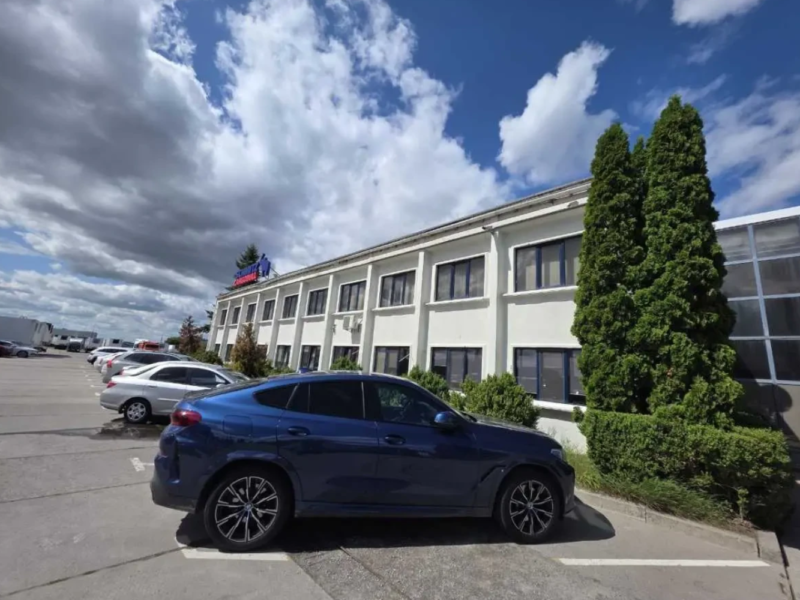 торгові площі Київ, Голосіївський, Кільцева