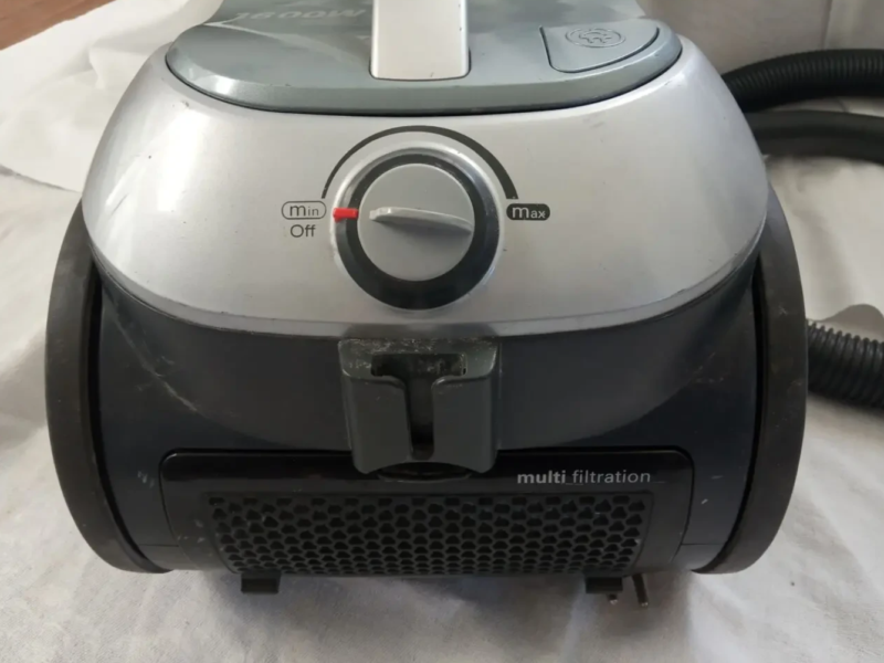 Пилосос циклонний LG VK 78161R