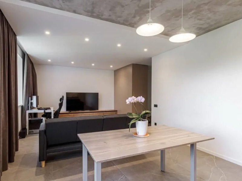 Квартира 3-кімнатна 71 кв.м у центрі Хотова (2 км від Феофанії)