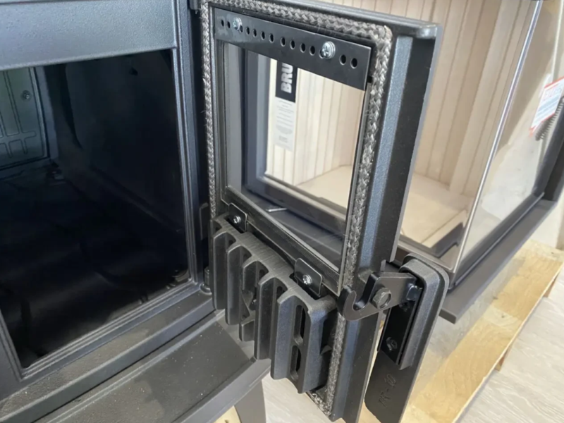 Піч-буржуйка чавунна Plamen Trenk