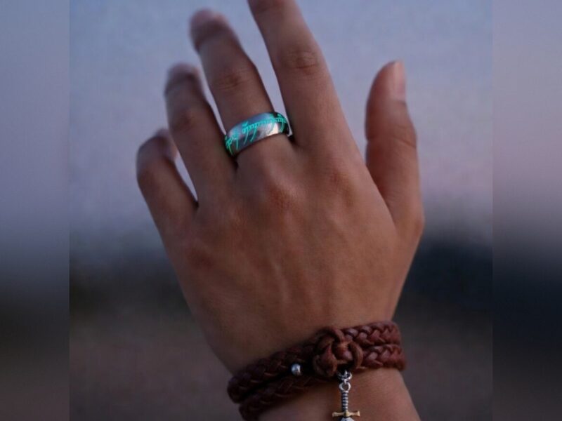 Кольцо Всевластия — светится в темноте бирюзовым. Размер 12. Новое