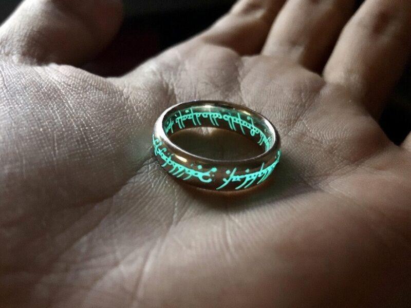 Кольцо Всевластия — светится в темноте бирюзовым. Размер 12. Новое