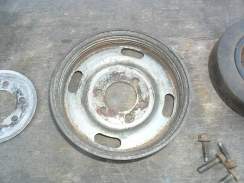 Шкив коленвала Mazda F801-11-371F, Мазда 626 GC/GD, 2.0 FE, 8v