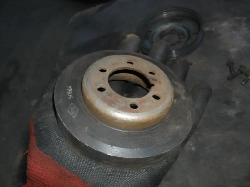 Шкив коленвала Mazda F801-11-371F, Мазда 626 GC/GD, 2.0 FE, 8v